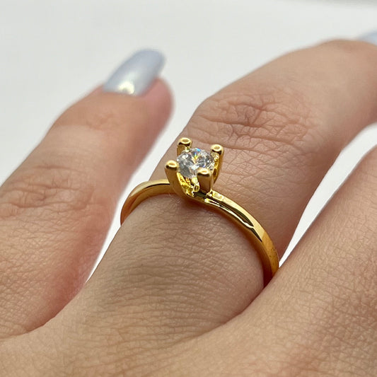 Anel Solitário Clássico Dourado