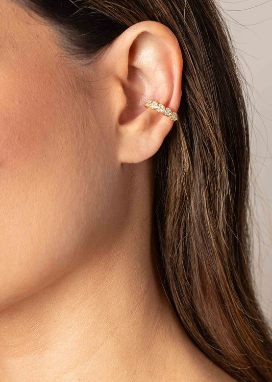 Piercing Dourado com Zircônias