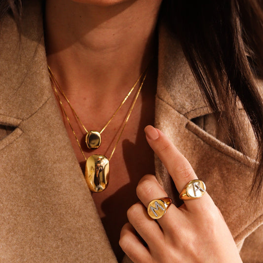 Colar com pingente Oval Liso