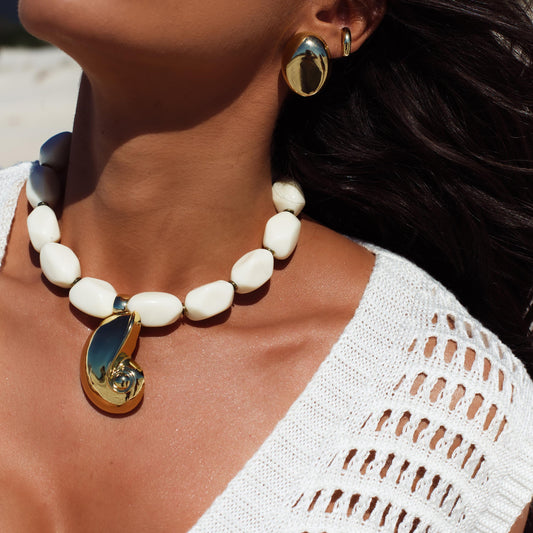 Brinco Oval Liso Dourado