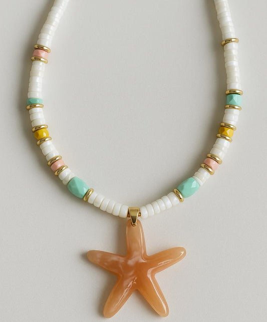 Colar de Pedra Natural Perolada com Detalhes de Pedras Coloridas e Pingente