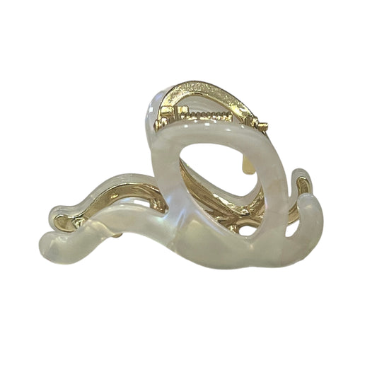 Piranha de Cabelo Resina Orgânica Furta-Cor Dourado