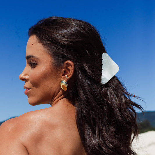 Brinco Oval Liso Dourado