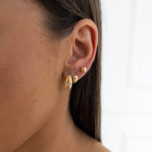 Brinco Trio Dupla de Argolas Lisa e com Detalhes e Esfera Lisa Dourado