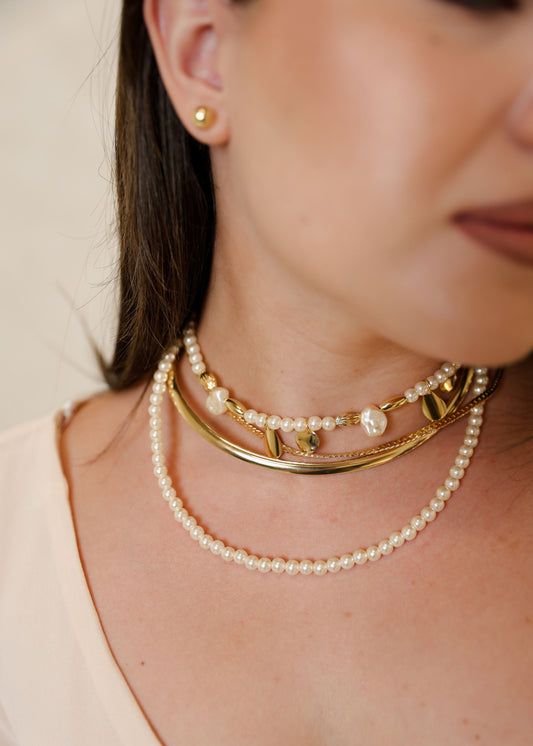 Colar Pérolas & Banho Dourado Multiuso