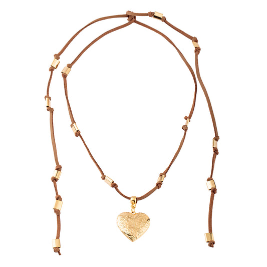 Colar Cordão Marrom com Canutilhos e Pingente Relicário Coração Dourado