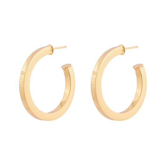 Brinco Argola Tubo Trabalhada Dourado