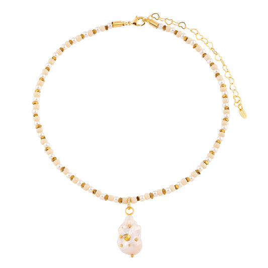 Colar Cristais Coloridos com Pingente de Pérola Dourado