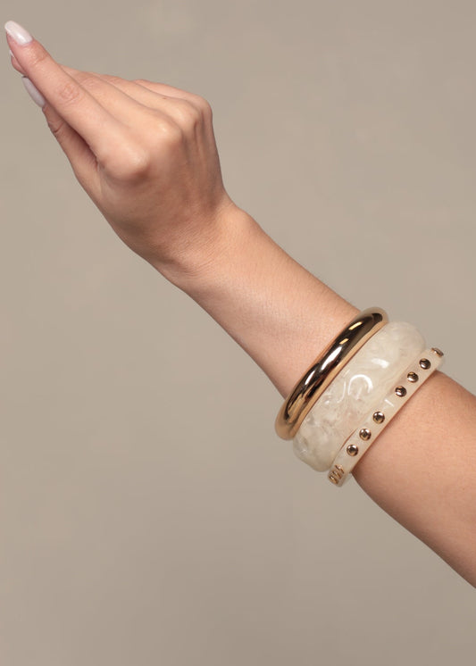 Trio de Braceletes Dourado e Resina