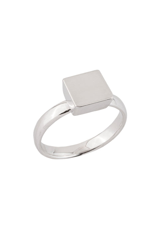 Anel Liso com Detalhe Quadrado Prateado