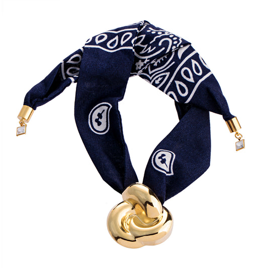 Colar Lenço Colorido Com Maxi Pingente Entrelaçado Dourado