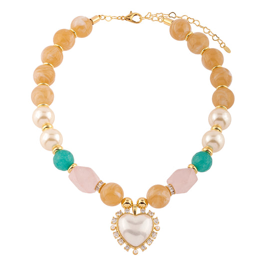 Colar Esferas, Pérolas e Cristais Coloridos com Pingente de Coração Dourado Nat Mosca