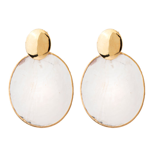 Brinco Madre Pérola Borda Dourada