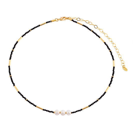 Colar Cristais com Pérolas e Detalhes Dourado