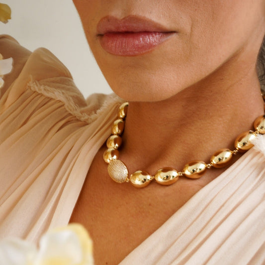 Colar Ovais Lisos e Oval Cravejado Cristal Dourado