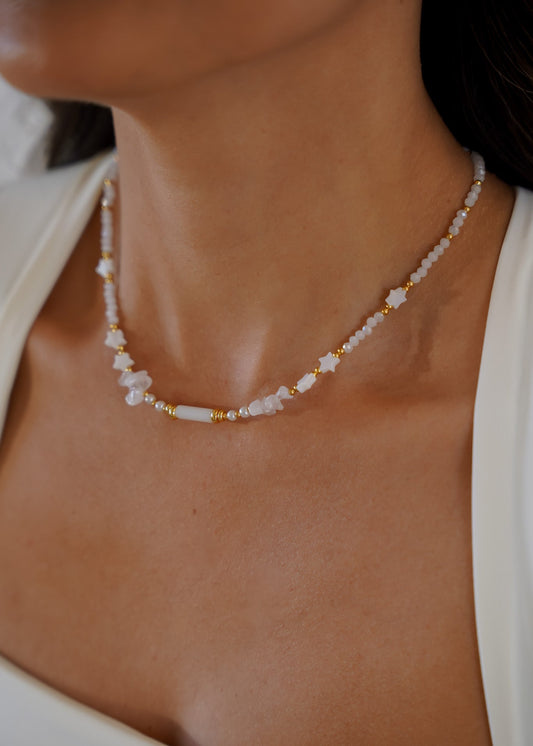 Colar Curto Estrelas Madre Pérola