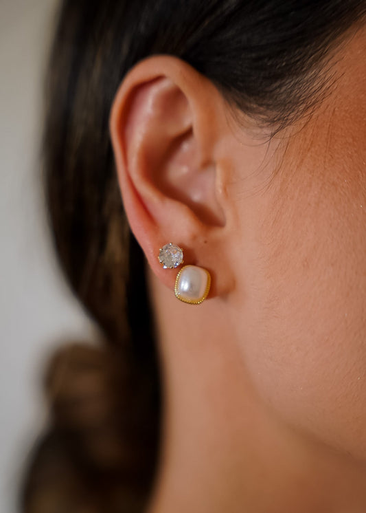 Dupla de Brincos Dourado com Pérola e Ponto de Luz