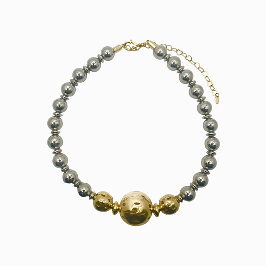 Colar Esferas com Esfera Maior Vazada Dourado e Prateado