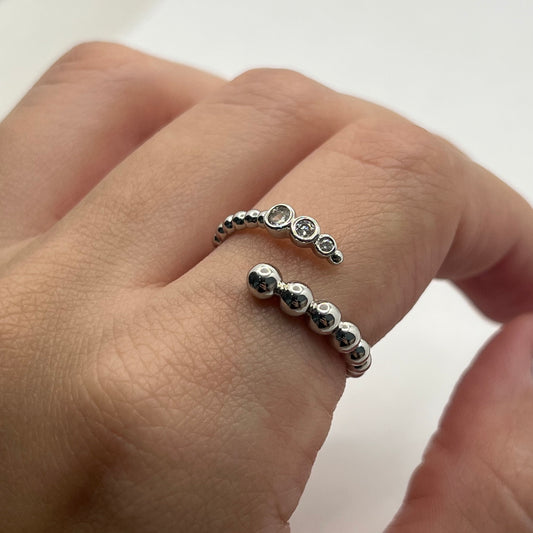 Anel Envolvente Esferas com Cravejado Prateado