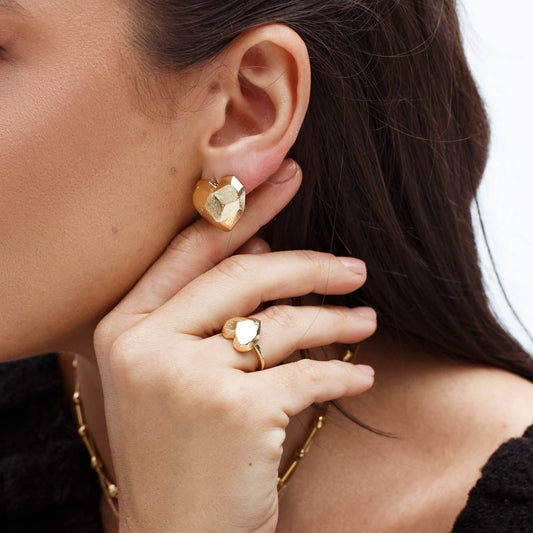 Brinco Coração Escovado Dourado