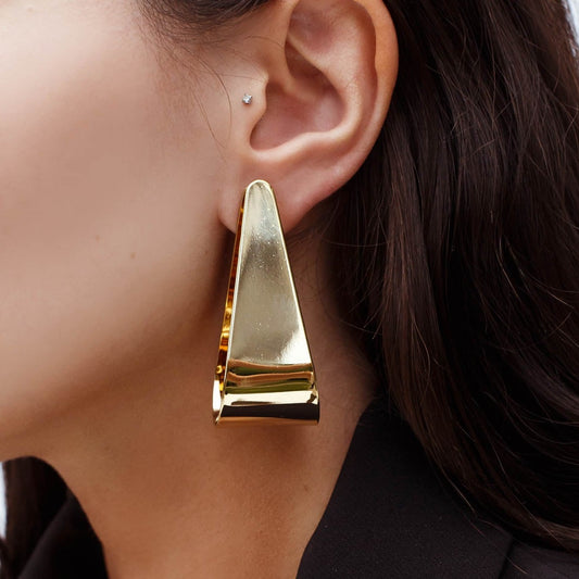 Brinco Argola Triangular Lisa Dourado