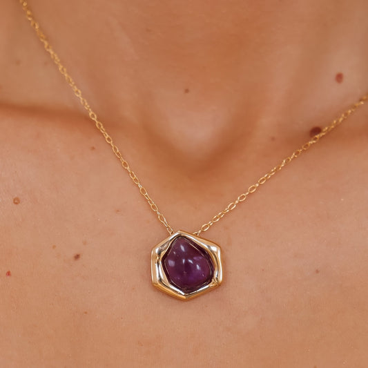 Colar Hexágono Pedra Natural Dourado