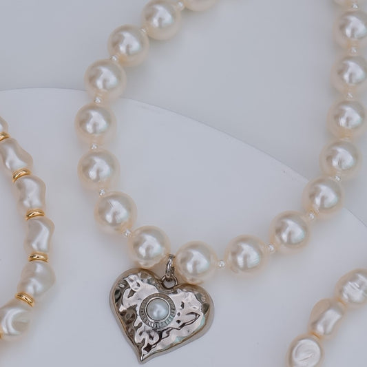 Colar Pérolas Pingente Coração Prateado
