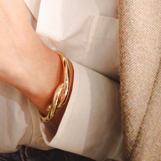 Pulseira Bracelete Enlace Dourado