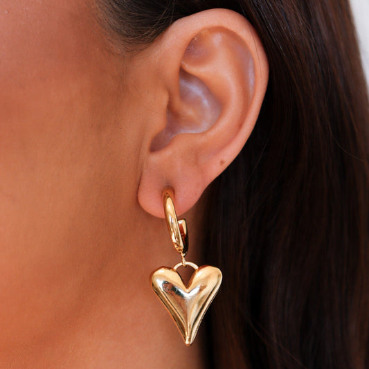 Brinco Argola Coração Alongado Liso Dourado