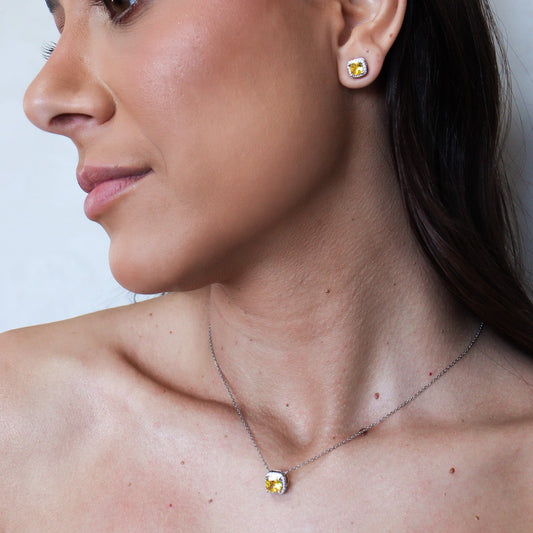 Conjunto Colar e Brinco Pedra Amarela com Entorno Cravejado Prateado