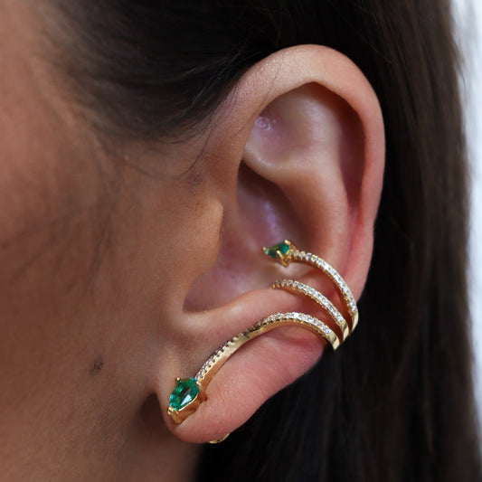 Brinco Ear Cuff Cravejado com Gotas Verdes Dourado