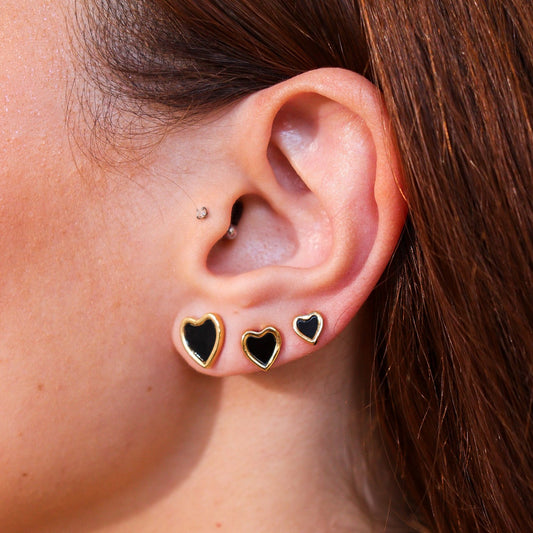 Brinco Trio Corações Pretos Dourado
