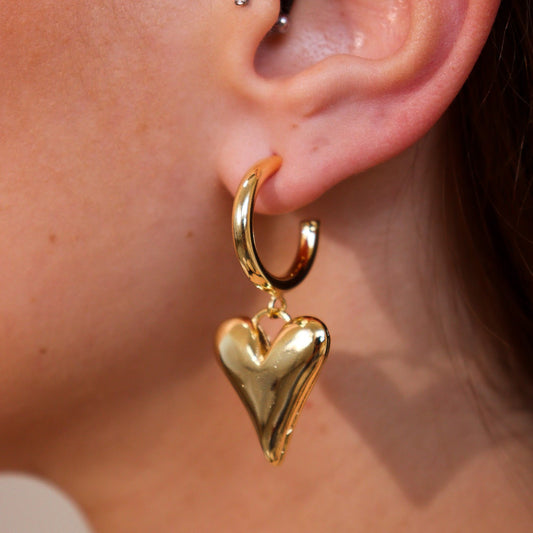 Brinco Argola Coração Alongado Liso Dourado