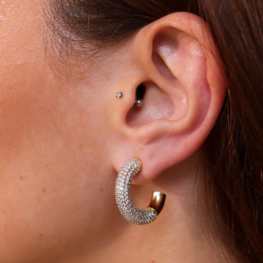 Brinco Argola Tubo Cravejada Dourado