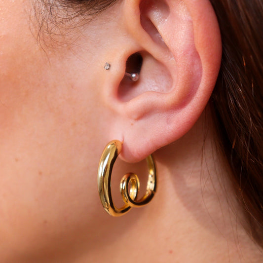 Brinco Argola Lisa Detalhe Enrolado Dourado