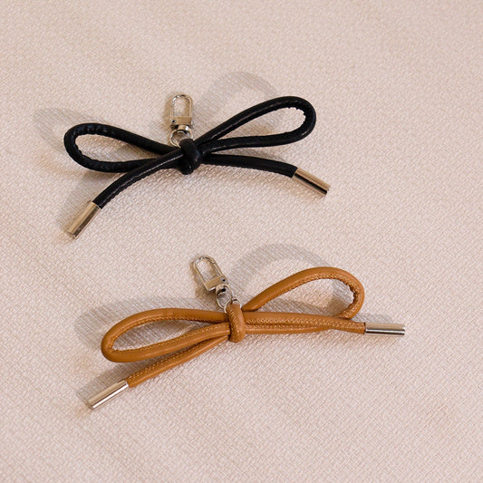 Chaveiro Laço em Couro Preto/Marrom