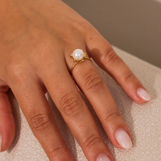 Anel Estilo Solitário Pérola Dourado