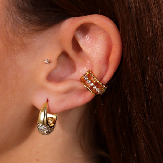 Piercing Linha Lisa, Cravejada e Com Esfera Dourado