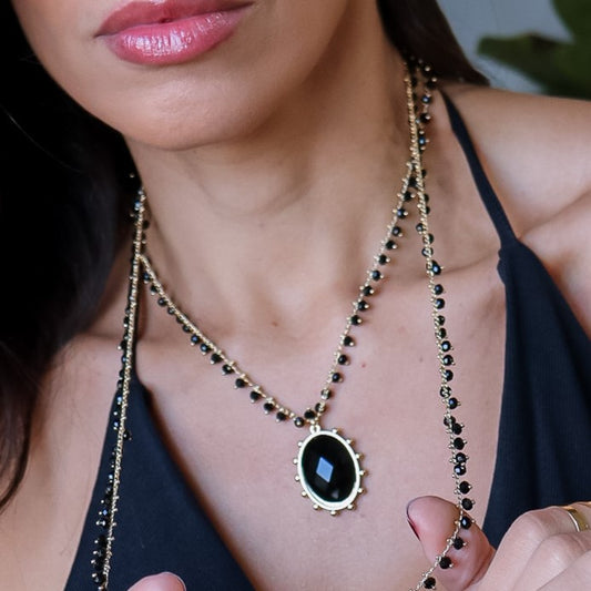Colar Cristais Com Pingente Oval Pedra Preta Dourado