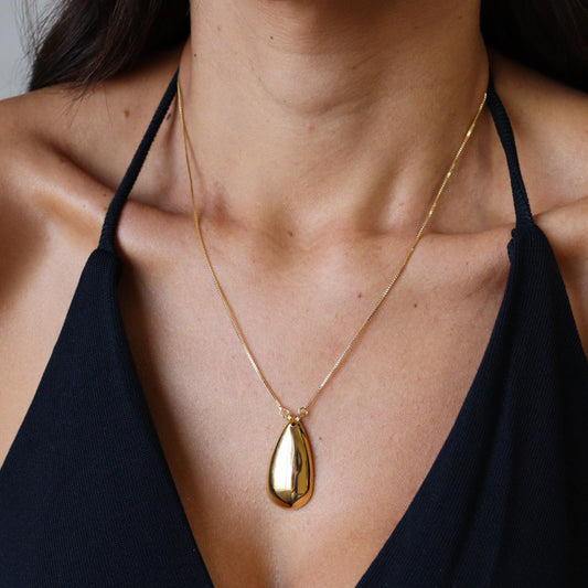 Colar Liso Gota Alongada Dourado