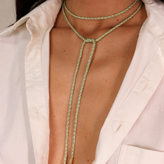 Colar Cordão Fio Marroquino Colorido Dourado