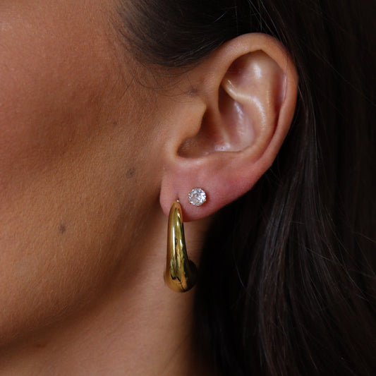 Brinco Dupla Argola Fina Alongada e Ponto de Luz Cristal Dourado