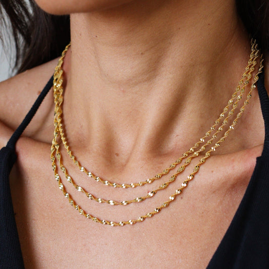 Colar Triplo Torcido Dourado
