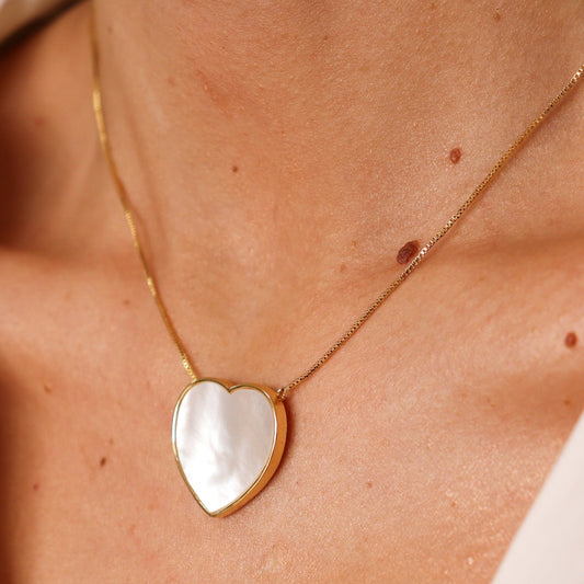 Colar Coração Madrepérola Dourado