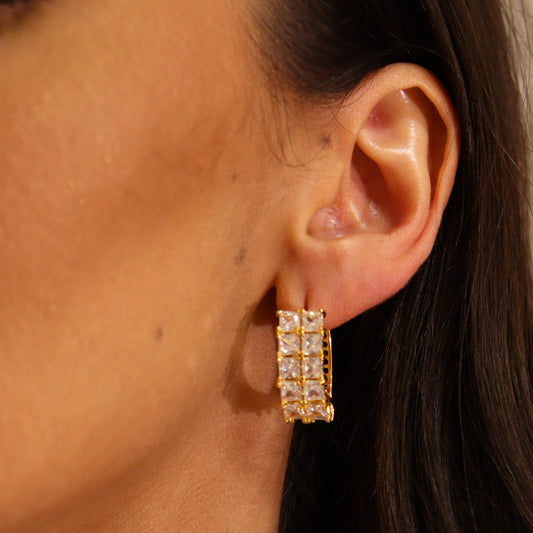 Brinco Argola Fileiras Duplas Cravejadas Dourado