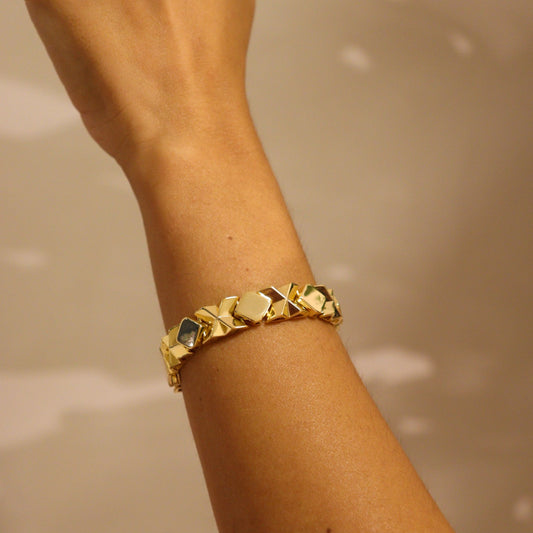 Pulseira Formas Triangulares e em X Lisas Dourado