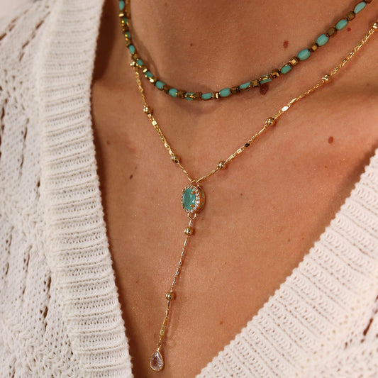 Colar Dupla Choker Cristais Turquesa e Dourado, Colar Gravatinha Corrente Trabalhada com Oval Esmeralda Colombiana Doura
