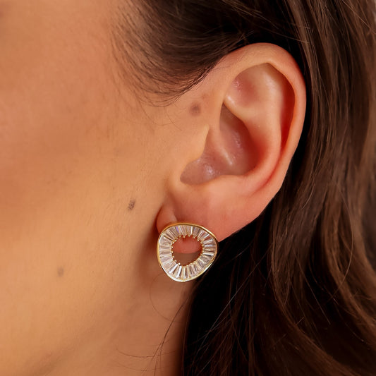 Brinco Redondo Curvado Cravejado Dourado/Prateado