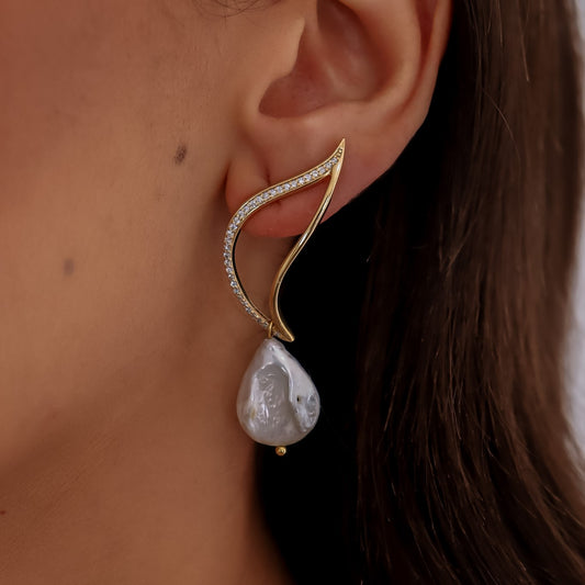 Brinco Arco Cravejado com Pérola Dourado