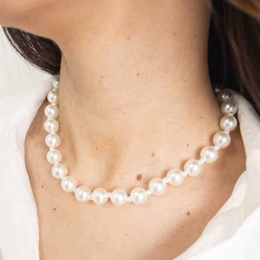 Colar Pérolas Maiores e Menores Dourado